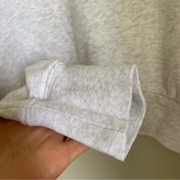 Aritzia TNA Perkins Cropped Sweatshirt Heather Grey Size Small Dolman Sleeves - Picture 9 of 10